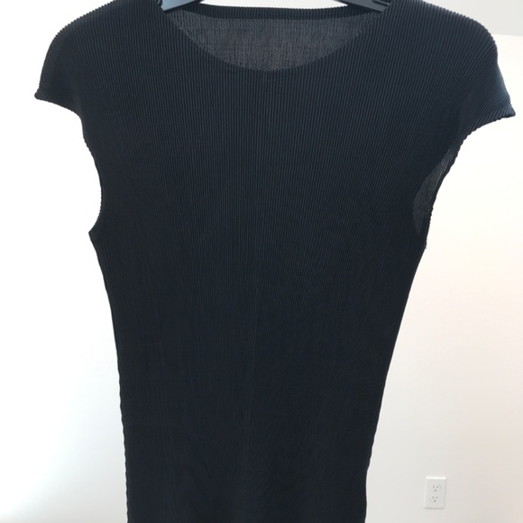 Fancy Stretch Ribbed top - Picture 3 of 4